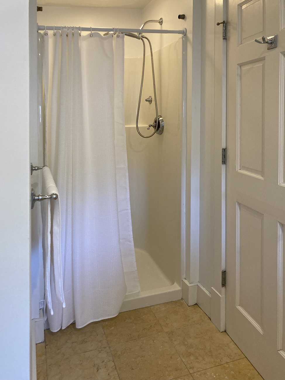 Shower_Walkin Nantucket Rooms for Rent by the Night at 175 Orange St.